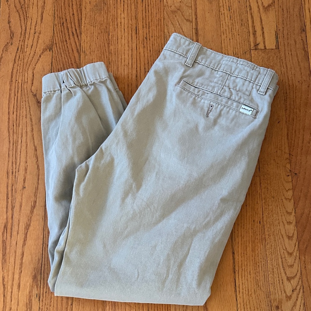 Levi’s joggers pants men’s 36x30 Light Tan